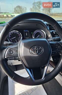 Седан Toyota Camry 2018 в 