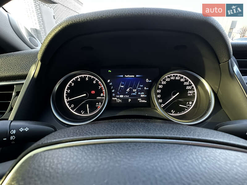 Седан Toyota Camry 2017 в Харькове