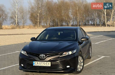 Седан Toyota Camry 2017 в Черкассах