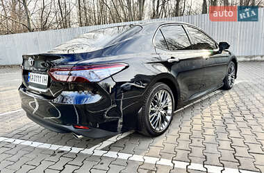 Седан Toyota Camry 2018 в Києві