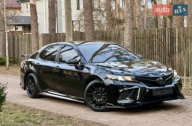 Седан Toyota Camry 2023 в Киеве