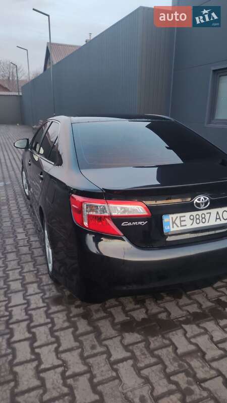 Седан Toyota Camry 2012 в Каменском