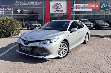 Седан Toyota Camry 2019 в Хмельницькому