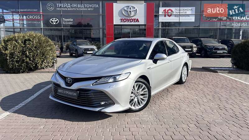 Toyota Camry 2019