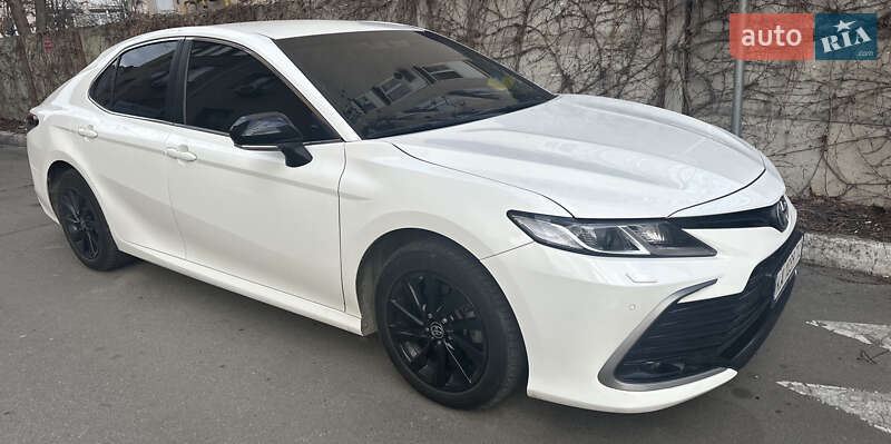 Седан Toyota Camry 2021 в 