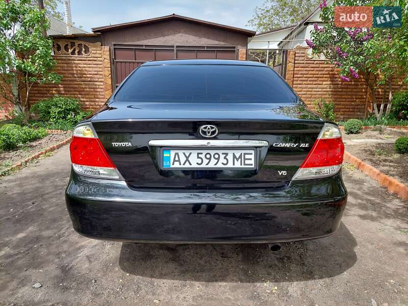 Седан Toyota Camry 2004 в Лозовой