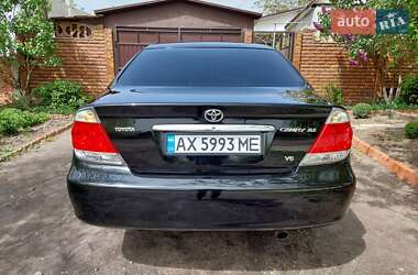 Седан Toyota Camry 2004 в 