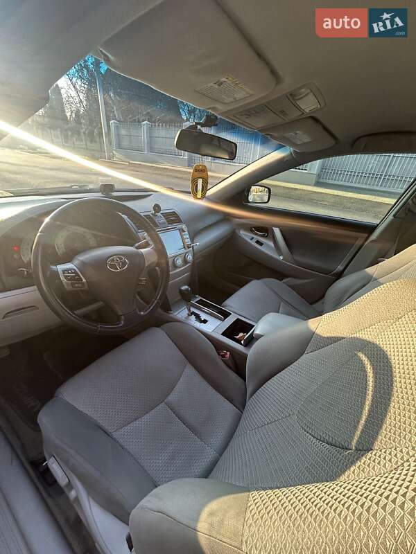 Седан Toyota Camry 2008 в Чернівцях