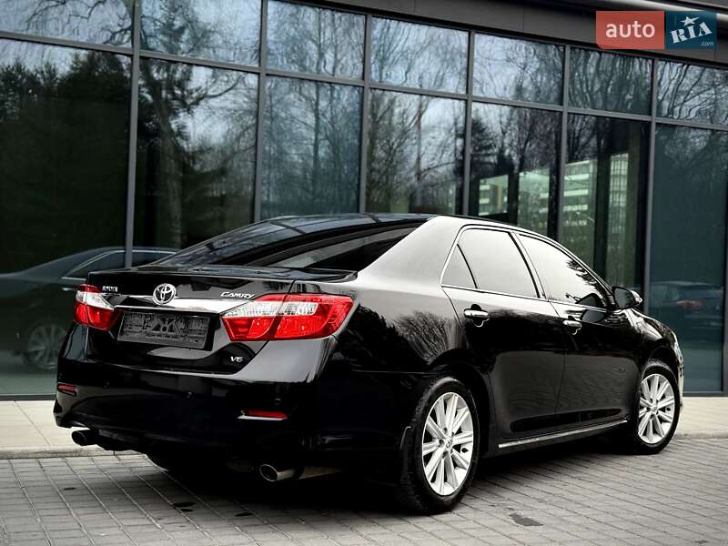 Седан Toyota Camry 2012 в Львове