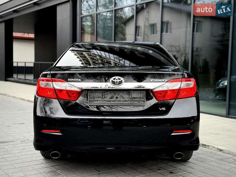 Седан Toyota Camry 2012 в Львове