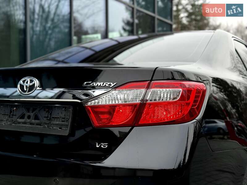 Седан Toyota Camry 2012 в Львове