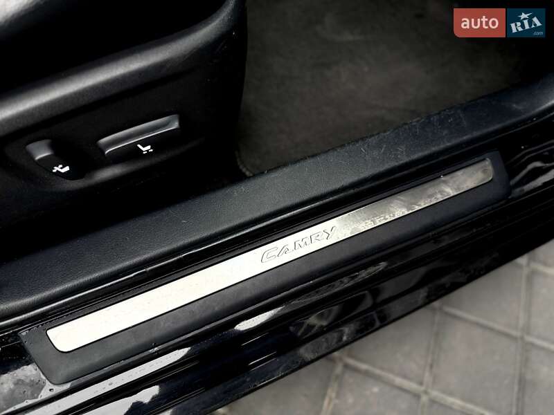 Седан Toyota Camry 2012 в Львове
