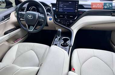 Седан Toyota Camry 2021 в 