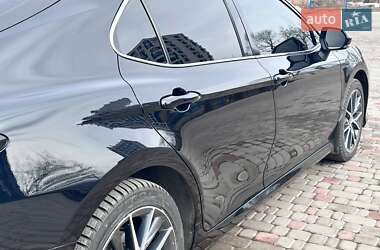 Седан Toyota Camry 2021 в 