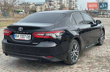 Седан Toyota Camry 2021 в 