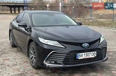 Седан Toyota Camry 2021 в 