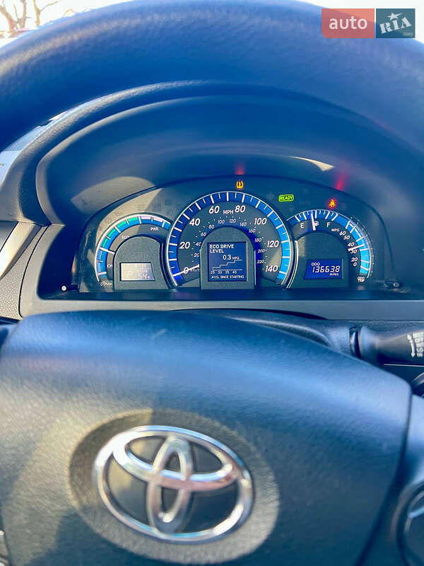 Седан Toyota Camry 2013 в Львові