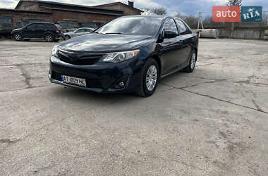 Седан Toyota Camry 2013 в Івано-Франківську