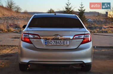 Седан Toyota Camry 2013 в 