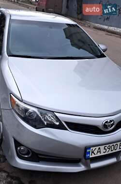 Седан Toyota Camry 2014 в 