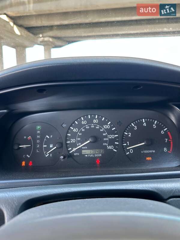 Седан Toyota Camry 2000 в Одессе