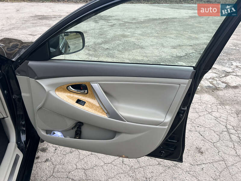 Седан Toyota Camry 2007 в 