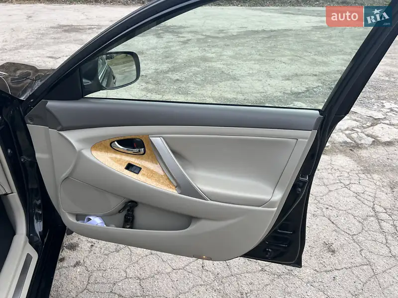 Седан Toyota Camry 2007 в 