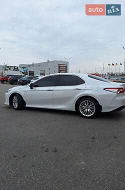 Седан Toyota Camry 2018 в 