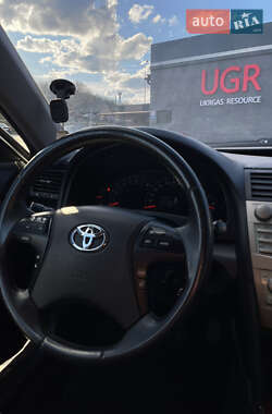 Седан Toyota Camry 2008 в Киеве