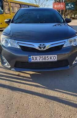 Седан Toyota Camry 2013 в Львове