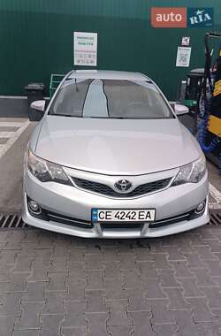 Седан Toyota Camry 2014 в Чернівцях