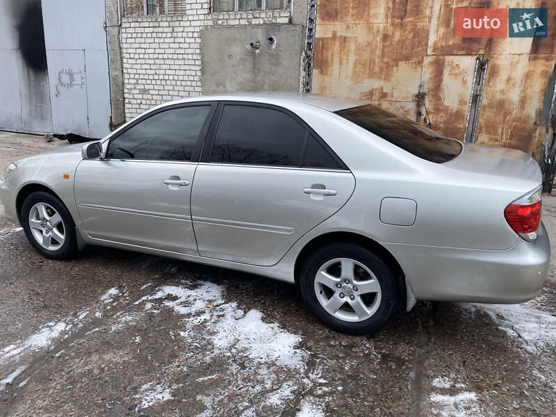Седан Toyota Camry 2005 в Черкасах