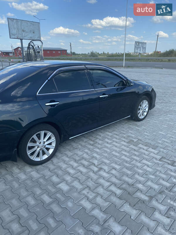 Седан Toyota Camry 2011 в Дніпрі