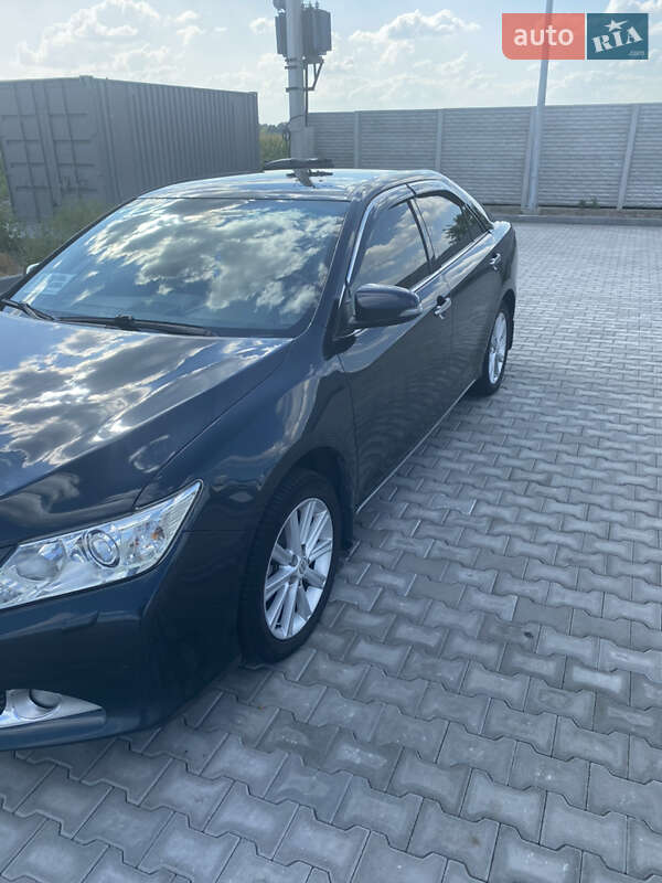 Седан Toyota Camry 2011 в Дніпрі