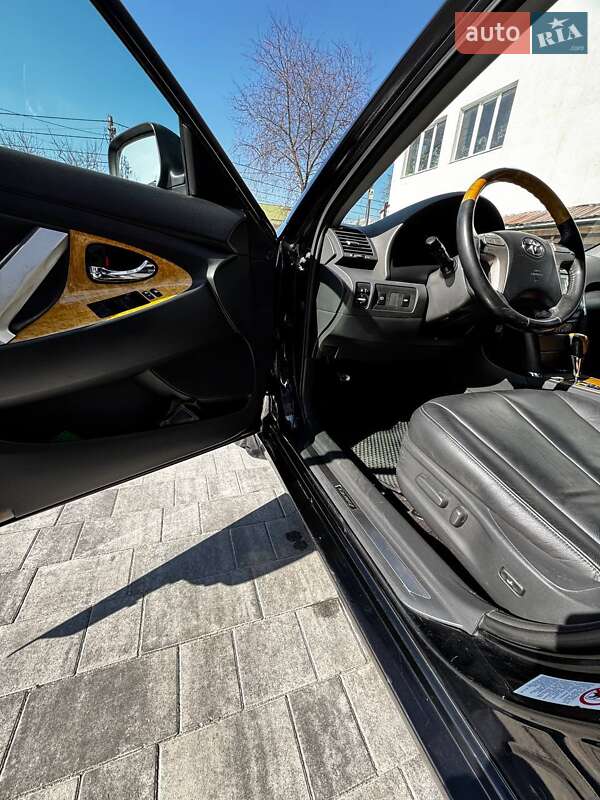 Седан Toyota Camry 2006 в Киеве