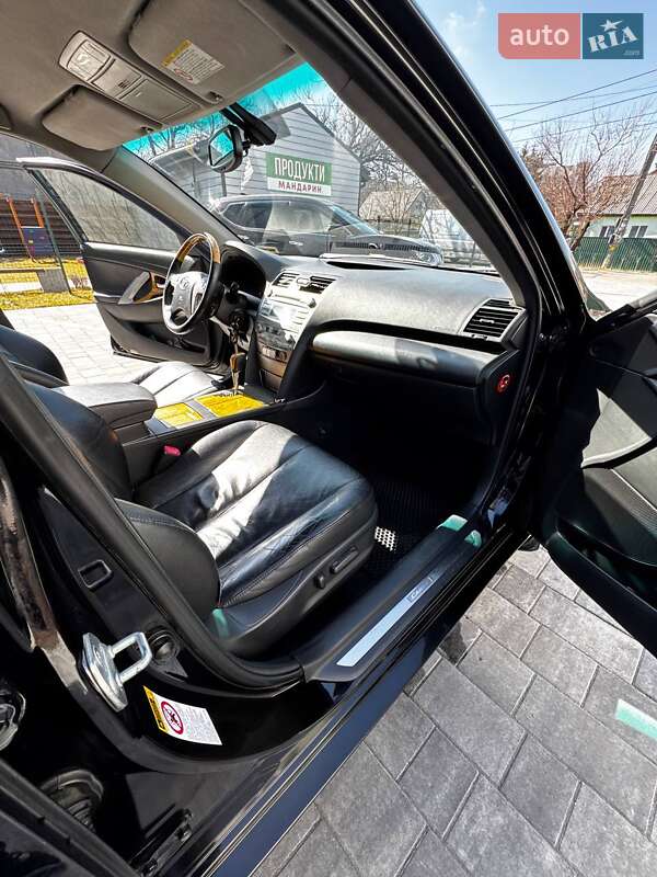 Седан Toyota Camry 2006 в Киеве