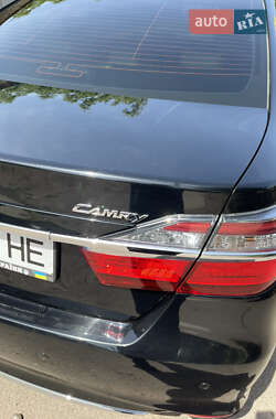 Седан Toyota Camry 2016 в 