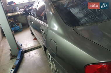 Седан Toyota Camry 2004 в 