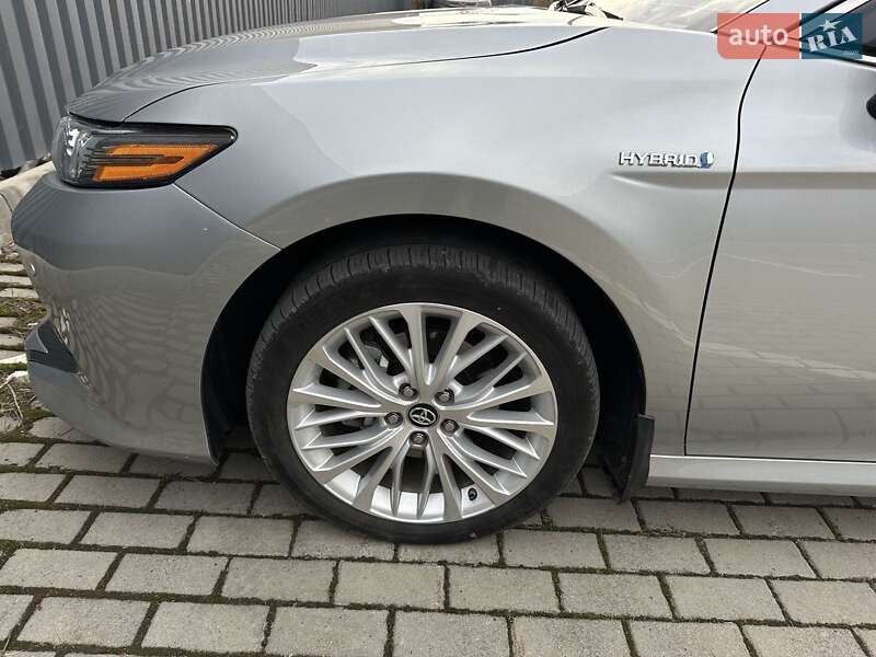 Седан Toyota Camry 2018 в Харкові