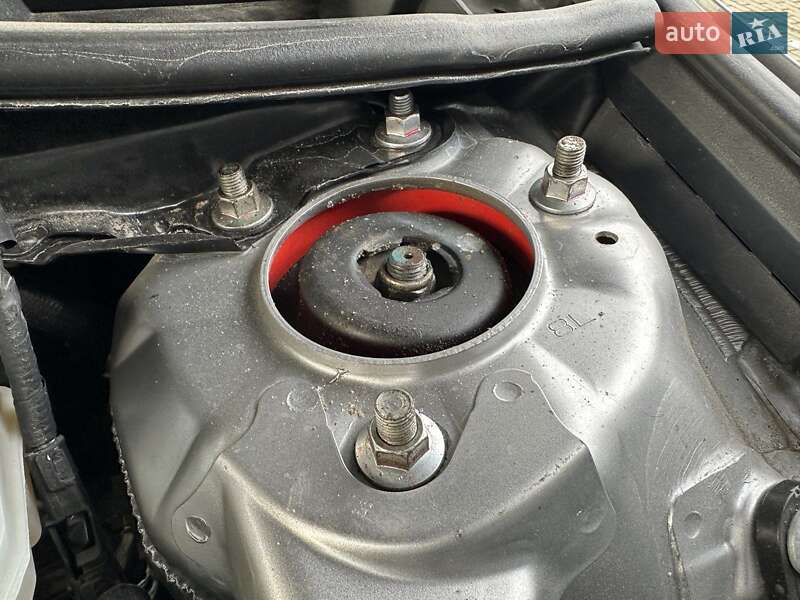 Седан Toyota Camry 2018 в Харкові