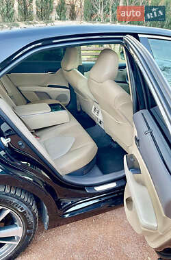 Седан Toyota Camry 2019 в 