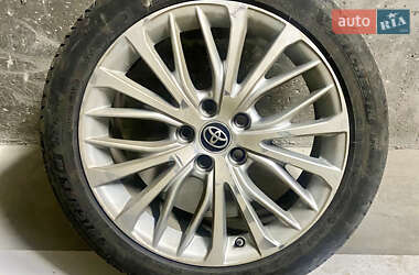 Седан Toyota Camry 2019 в 