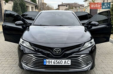 Седан Toyota Camry 2017 в 