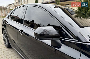 Седан Toyota Camry 2017 в 