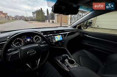 Седан Toyota Camry 2017 в 