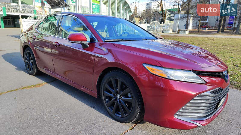 Седан Toyota Camry 2020 в Полтаве