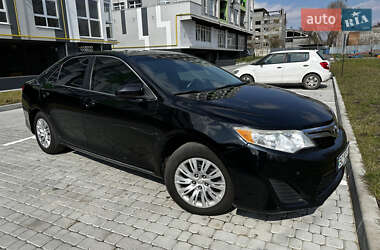 Седан Toyota Camry 2013 в 