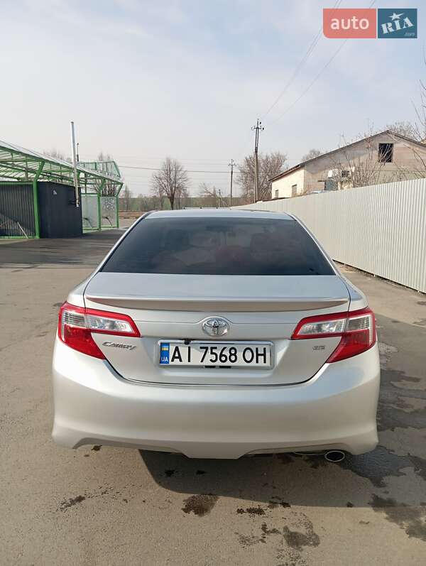 Седан Toyota Camry 2013 в Богуславі