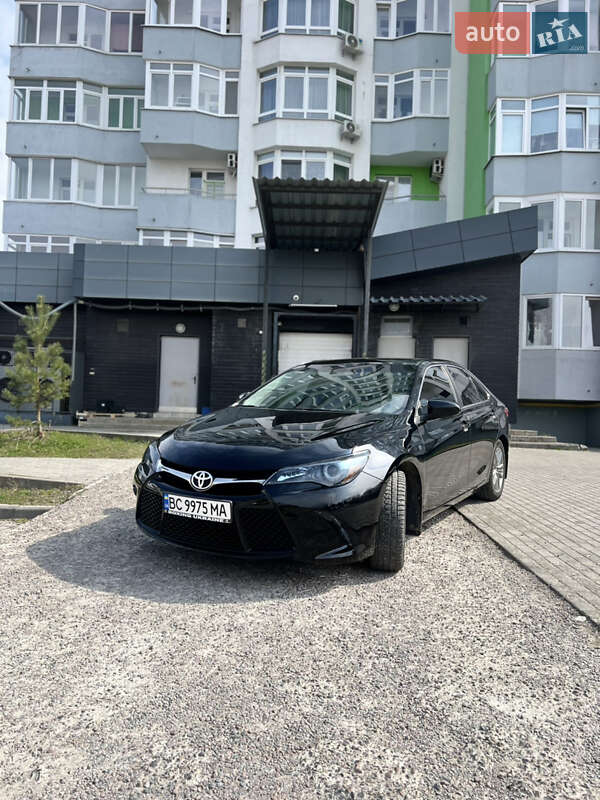 Седан Toyota Camry 2017 в 