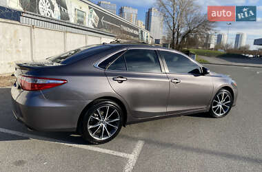 Седан Toyota Camry 2017 в 